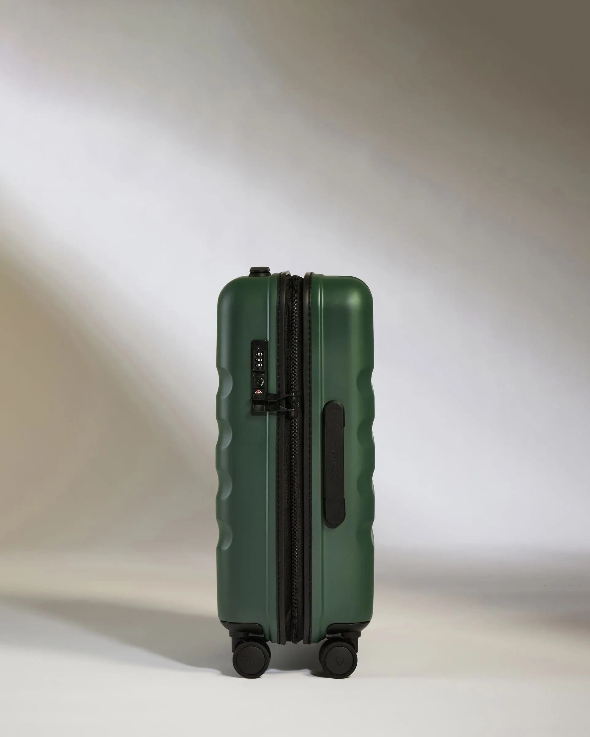 Cabin Suitcase in Antler Green - Icon Stripe