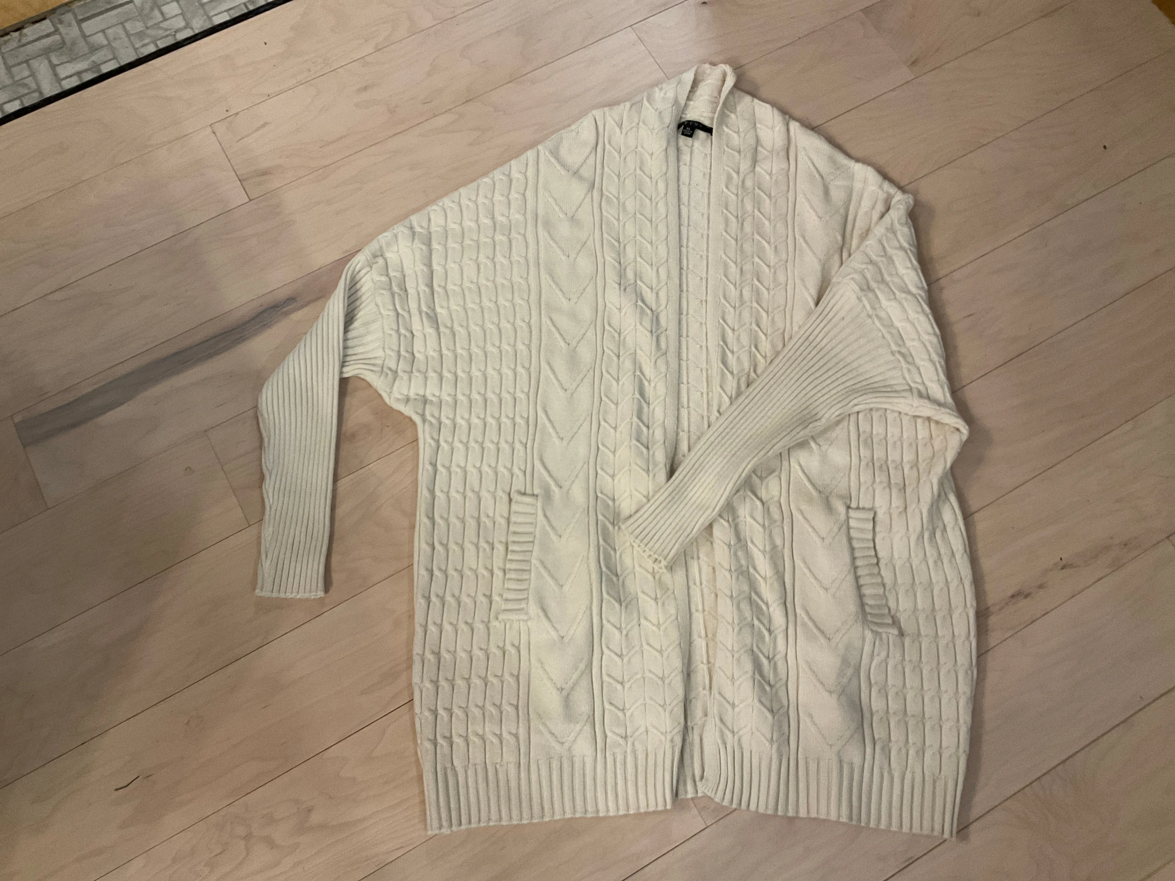 {{ClientCode}} CREAM CYRUS CARDIGAN, XL