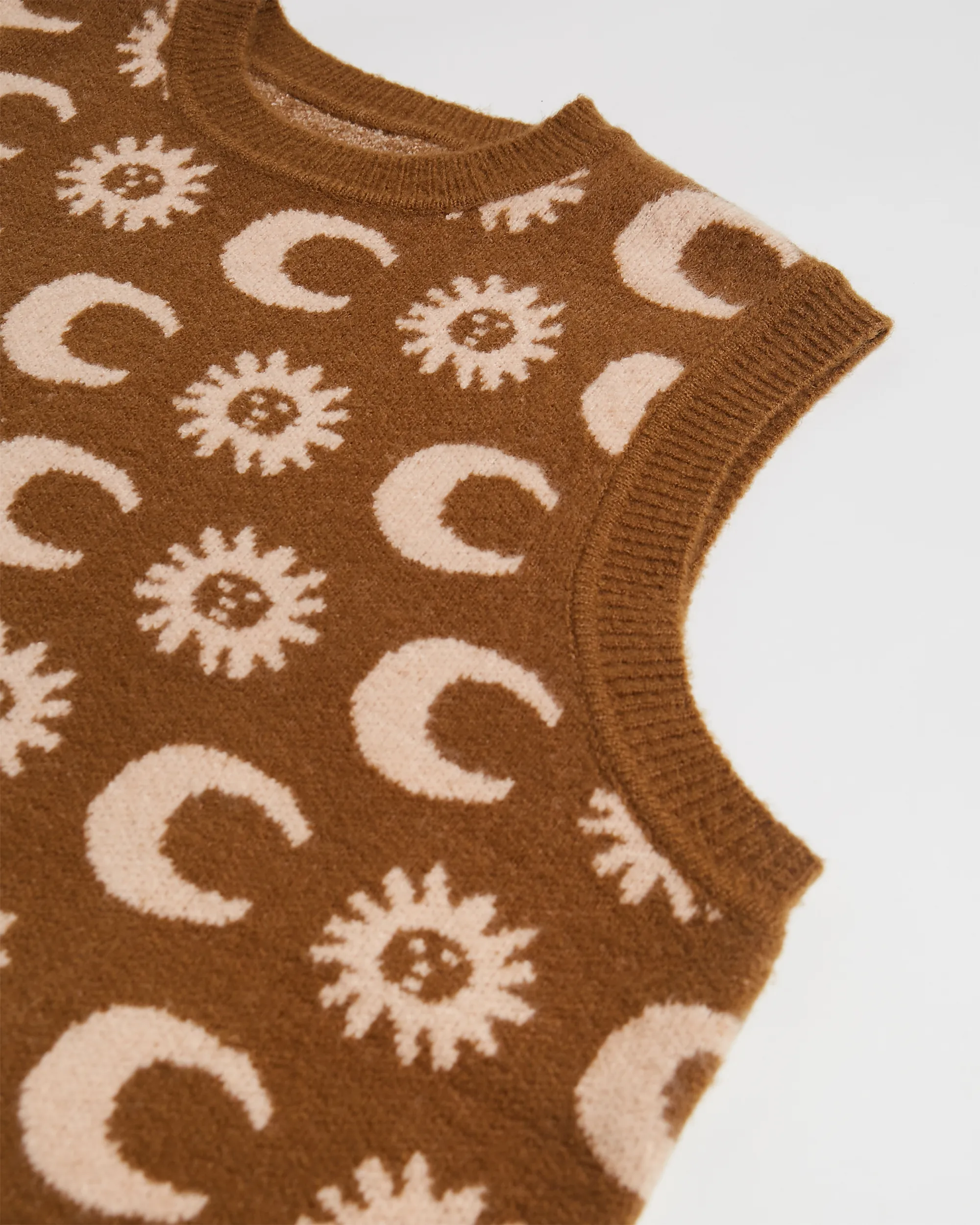 Lunisolar Pullover Vest - Brown / Pink