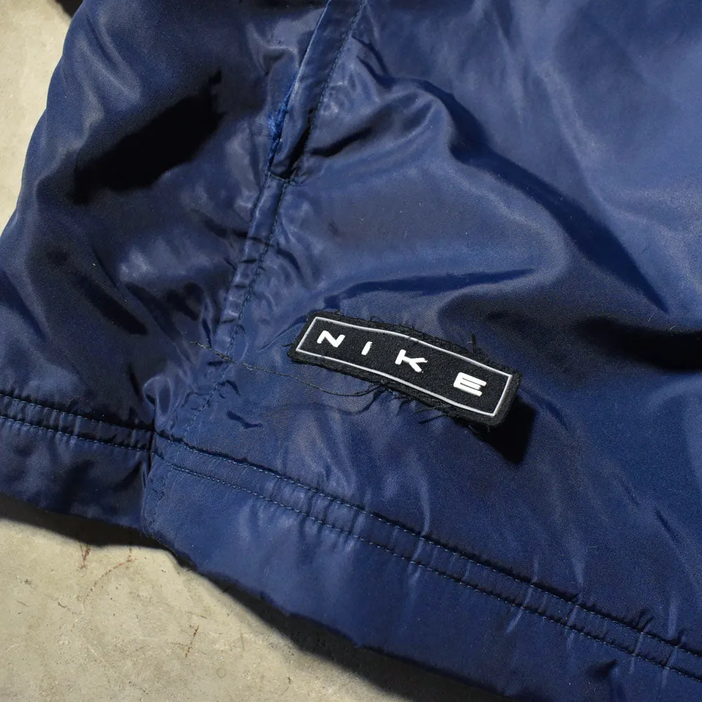 NIKE 中綿入り ナイロンジャケット 240130