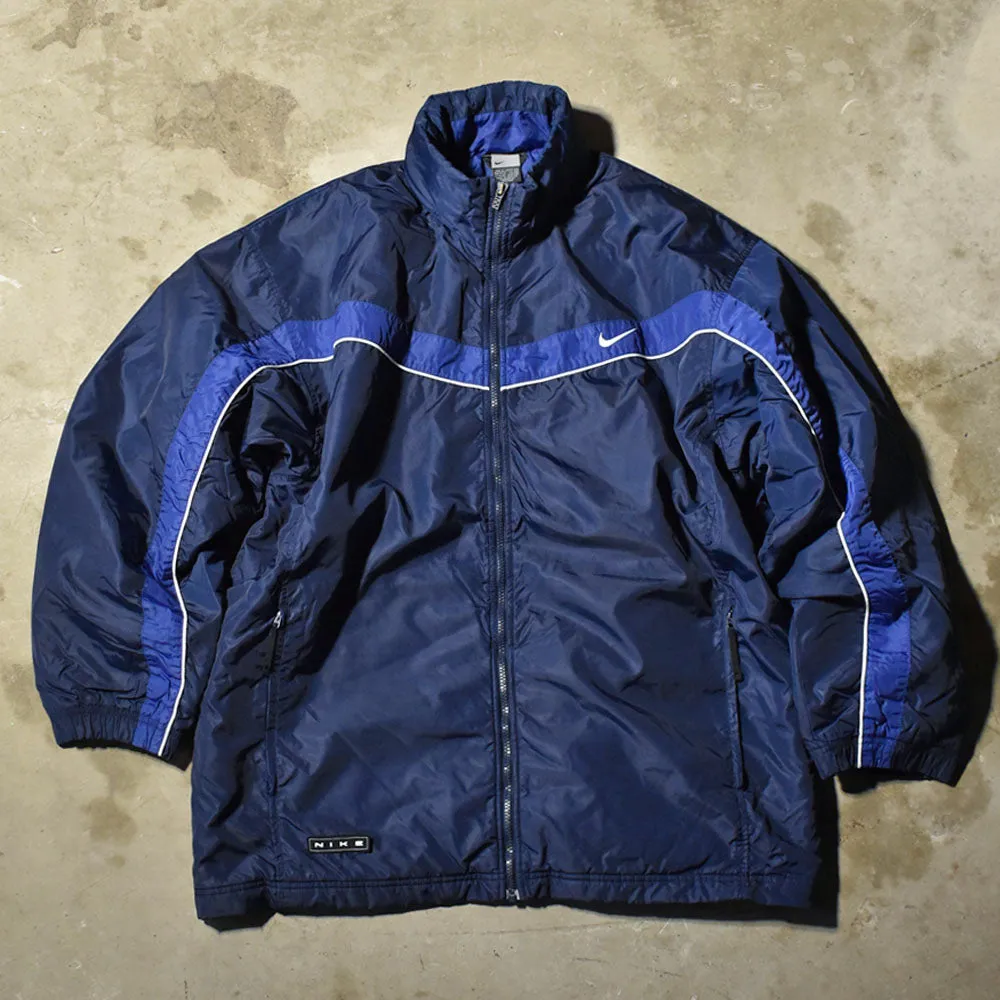 NIKE 中綿入り ナイロンジャケット 240130