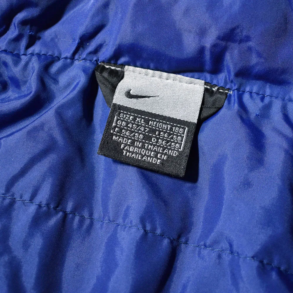 NIKE 中綿入り ナイロンジャケット 240130