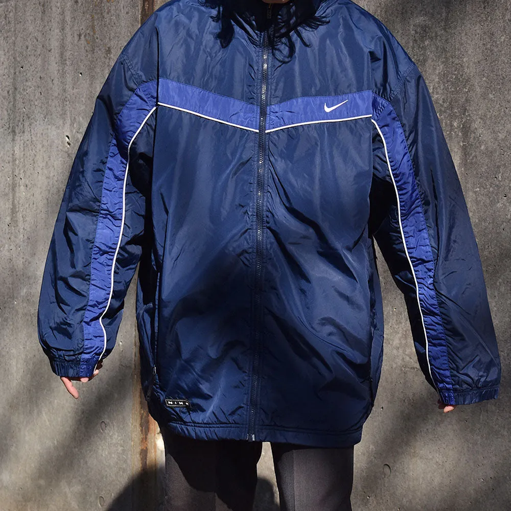 NIKE 中綿入り ナイロンジャケット 240130