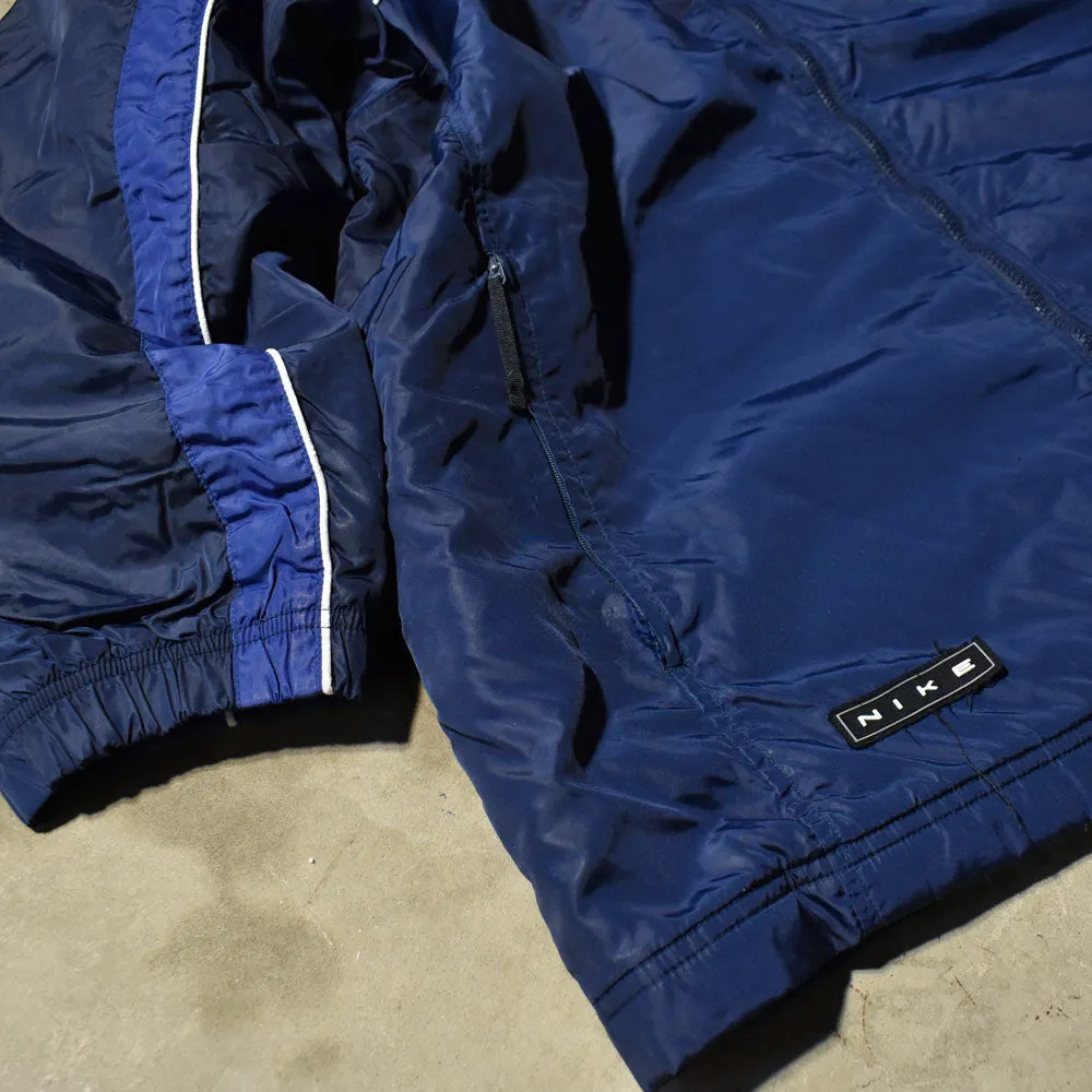 NIKE 中綿入り ナイロンジャケット 240130