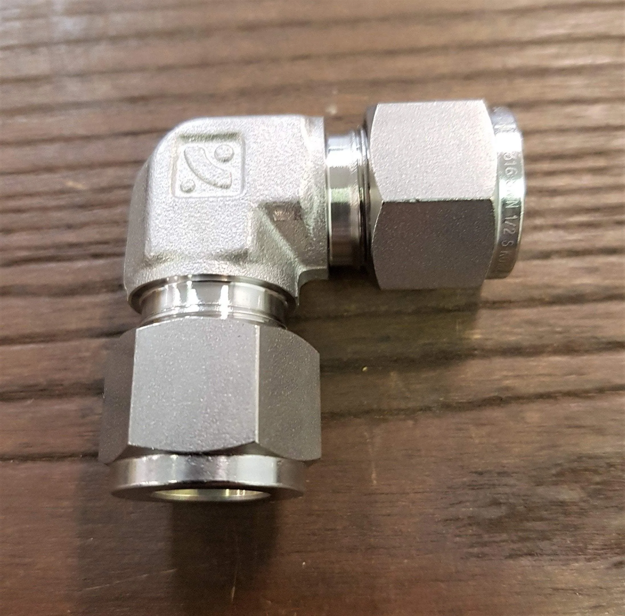 Stainless Steel Compression Tube Union Elbows
