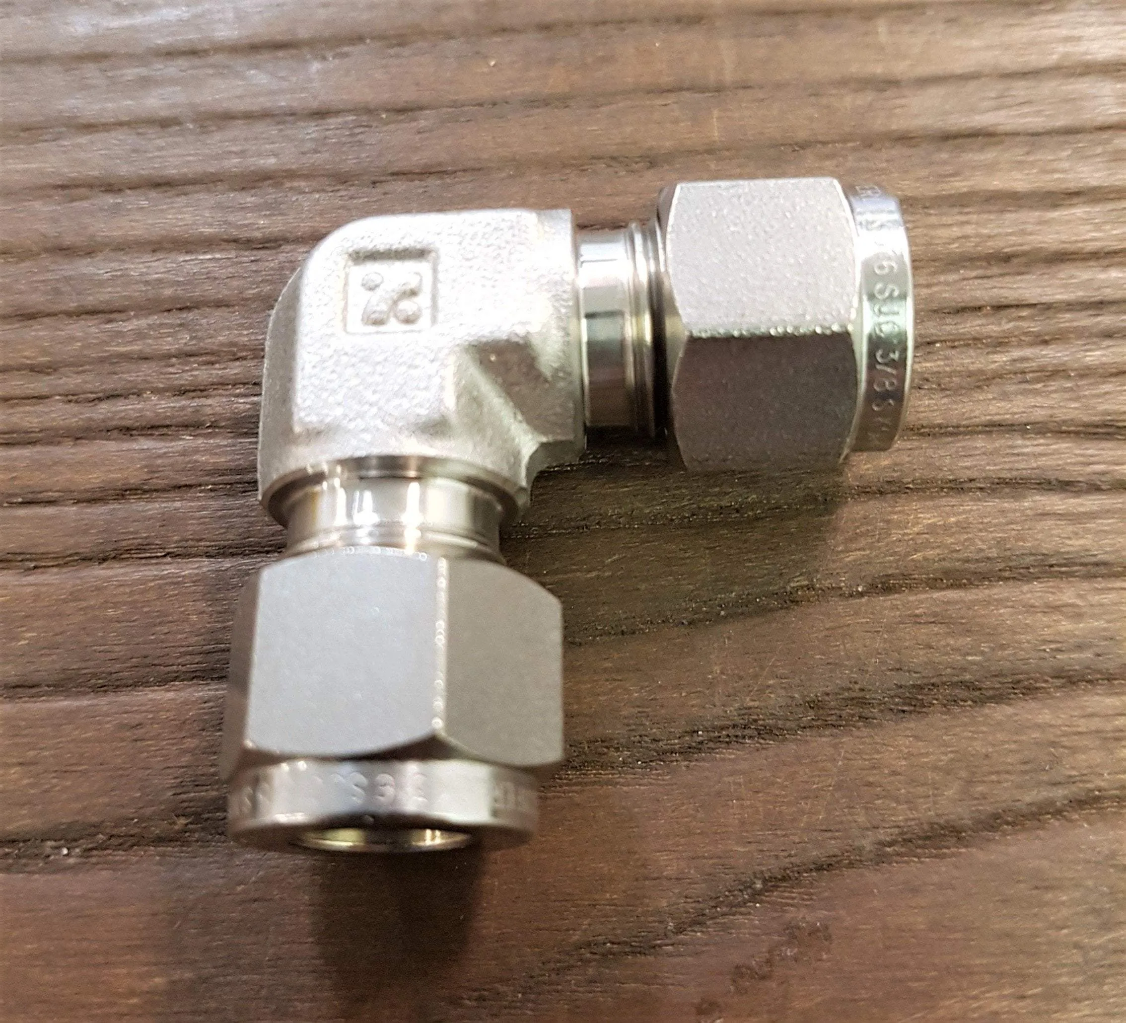 Stainless Steel Compression Tube Union Elbows
