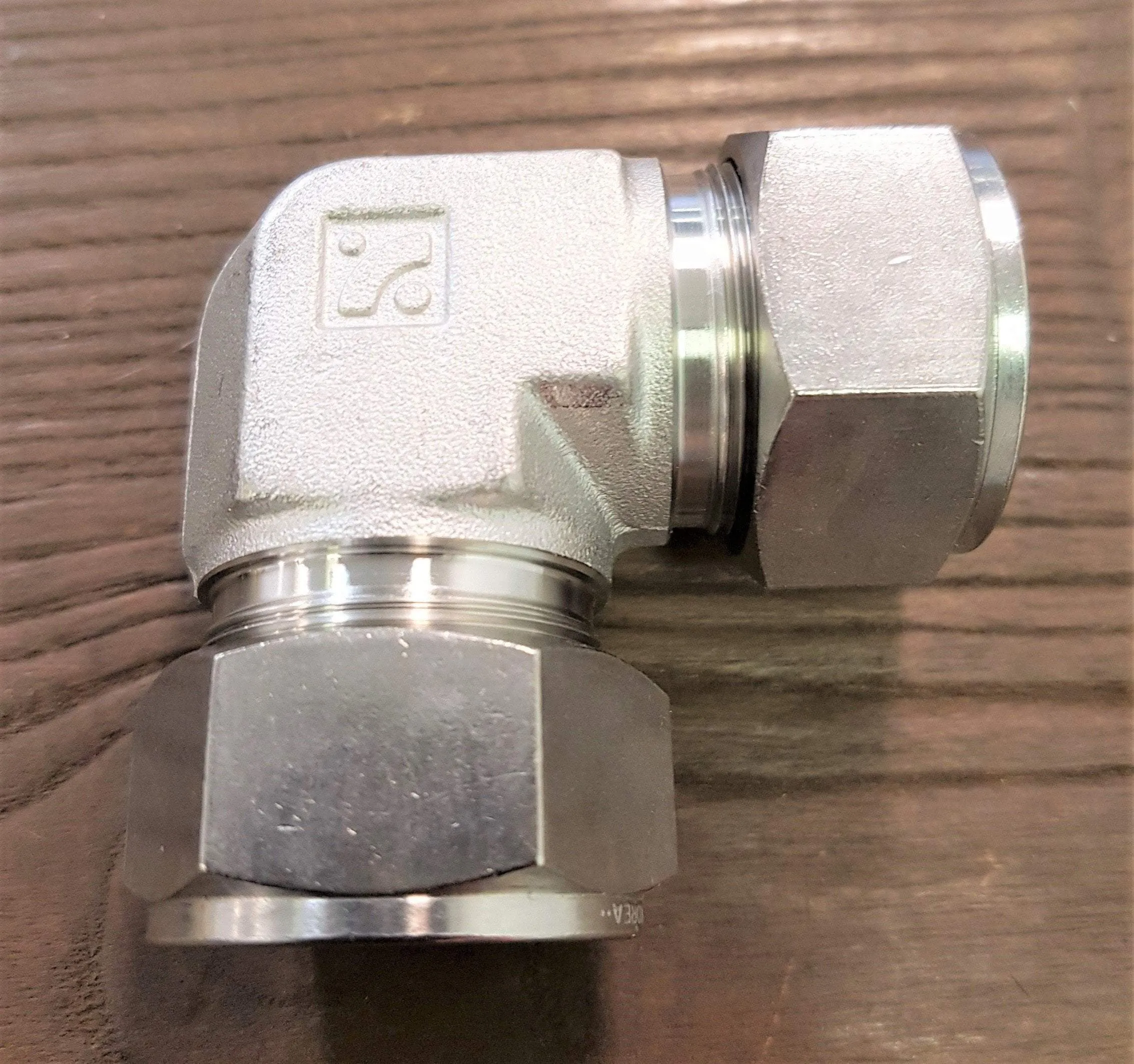 Stainless Steel Compression Tube Union Elbows