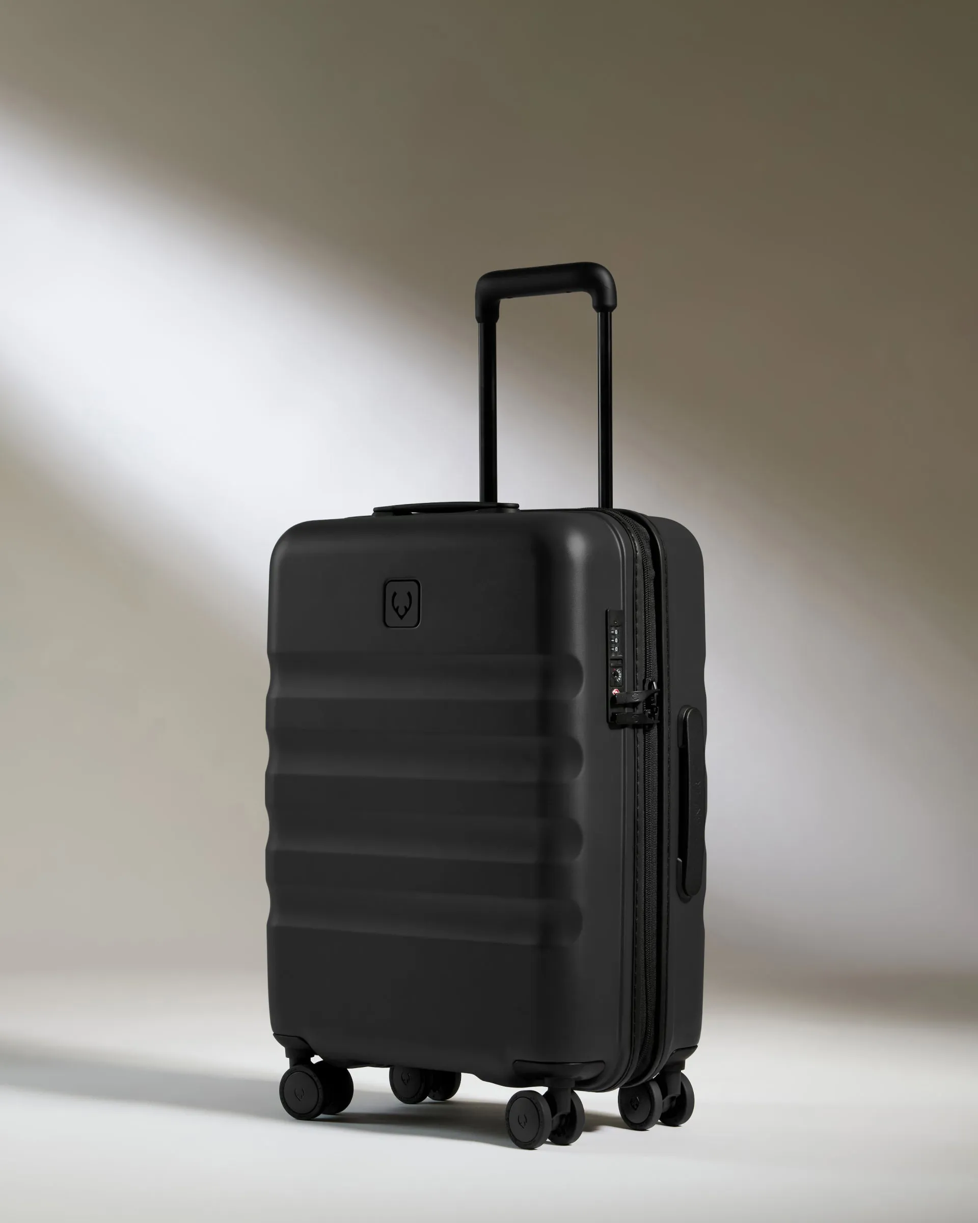 Suitcase Set in Black - Icon Stripe